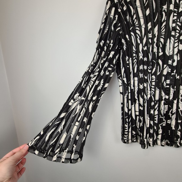 Sandra Darren Black Ivory‎ Mesh Stripe Blouse Light Zip Jacket Bell Sleeve Sz 10 - Picture 2 of 10